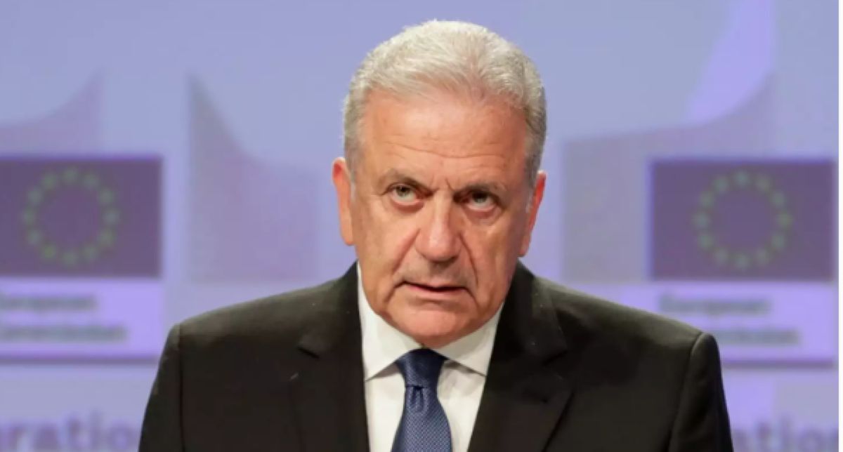 Σαν σήμερα 11 Ιουνίου 2003: Ο Αβραμόπουλος βάζει «λουκέτο» στο Κίνημα Ελεύθερων Πολιτών