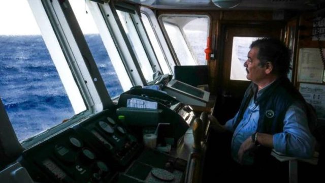 Θλίψη στις Κυκλάδες: Πέθανε ο καπετάν Γιάννης, ο άνθρωπος πίσω από τον ιστορικό «Σκοπελίτη»
