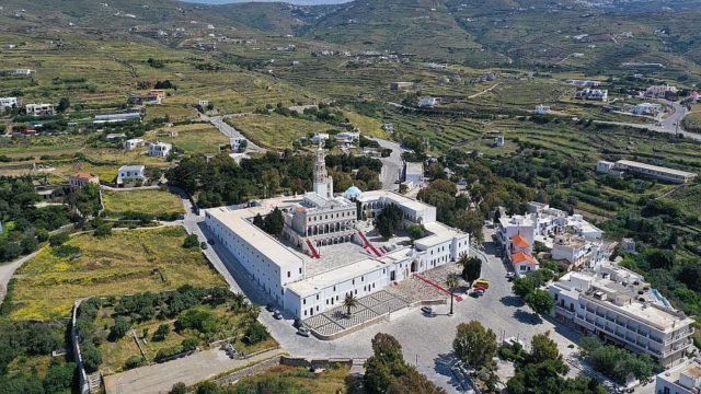 Συναγερμός στις Κυκλάδες: Σε κατάσταση έκτακτης ανάγκης η Τήνος – Τι συμβαίνει στο νησί;