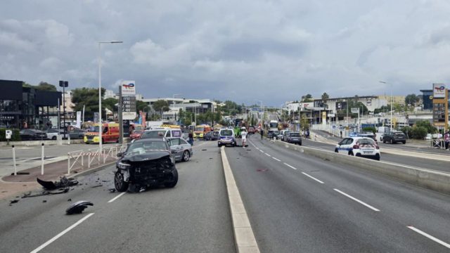 Χάος στη Γαλλία: Νταλίκα «θέρισε» 23 αυτοκίνητα στην Αντίμπ – Δεκάδες τραυματίες, σκηνές βιβλικής καταστροφής!