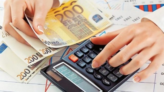 «Σεισμός» για 2 εκατομμύρια Έλληνες: Διαγράφονται χρέη και δόσεις μέσα σε μια νύχτα – Δείτε αν είστε στη λίστα!