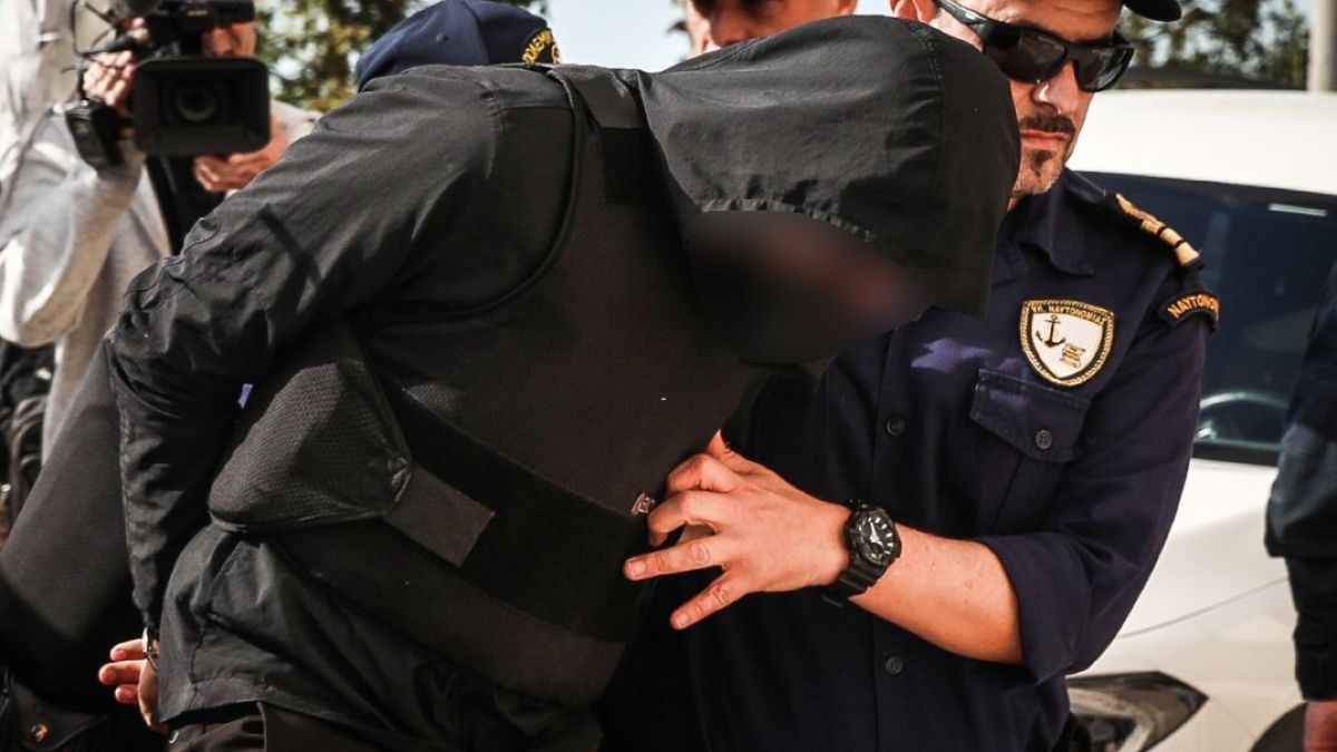 Στροφή στην έρευνα για τον 20χρονο που βρέθηκε στο σημείο της δολοφονίας.