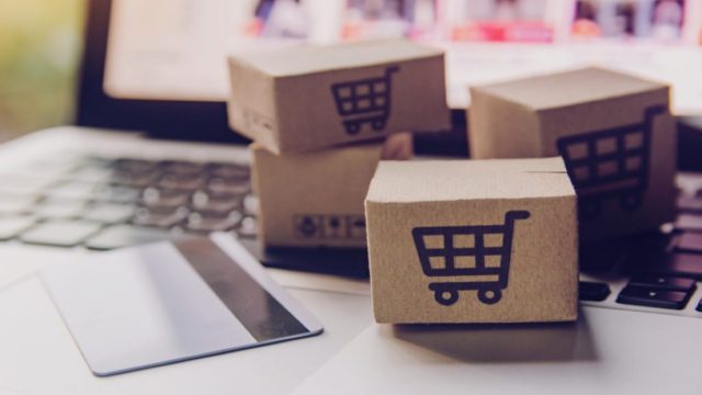 Σοκ για τις online αγορές: Νέα χρέωση 3 ευρώ από την 1η Ιουλίου – Ποιους αφορά