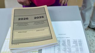Αγωνία μετά τα σημερινά θέματα των Πανελλαδικών: Μαθηματικά «για γερά νεύρα», απαιτητικά τα Αρχαία – Δείτε τις απαντήσεις