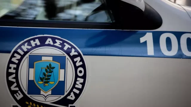 Απίστευτο σκηνικό στον Χολαργό: Προκάλεσε καραμπόλα στη Μεσογείων, τραυμάτισε πεζή και προσπάθησε να διαφύγει με… λεωφορείο!