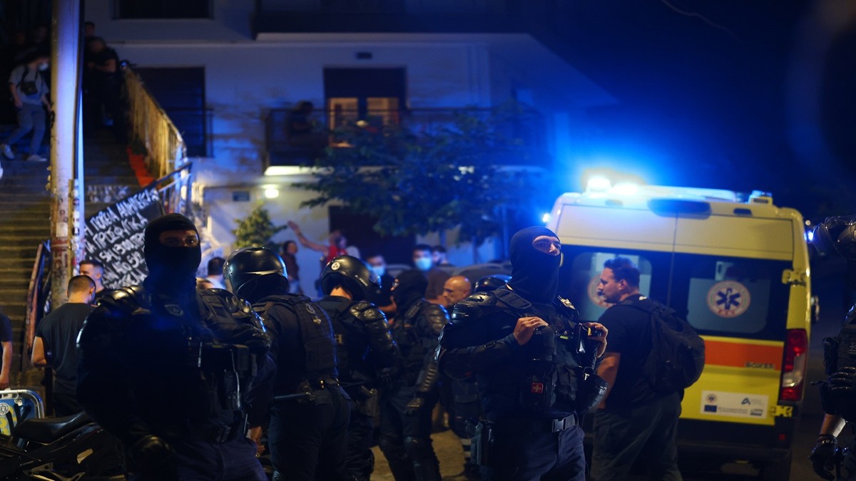 Εκτέλεση στα Εξάρχεια: Οι πέντε σφαίρες στο κεφάλι του 35χρονου μαρτυρούν ξεκαθάρισμα λογαριασμών – Ο έντονος καβγάς και το κύκλωμα ναρκωτικών