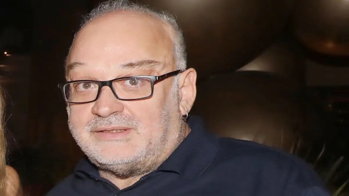 Αυτός είναι ο μουσικοσυνθέτης που αθωώθηκε για την υπόθεση κακοποίησης σκύλου μετά από καταγγελία τραγουδίστριας