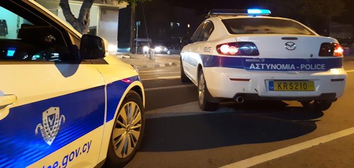 Σάλος έχει προκληθεί από το βίντεο της άγριας συμπλοκής νεαρών τουριστών στην Αγία Νάπα, το οποίο μεταδόθηκε ζωντανά από διάσημο Βρετανό streamer.