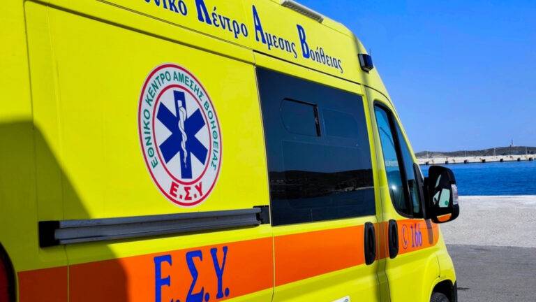 Βαρύ πένθος επικρατεί στις Κυκλάδες, καθώς μια 23χρονη τουρίστρια έχασε αιφνίδια τη ζωή της κατά τη διάρκεια των διακοπών της στο Κουφονήσι.