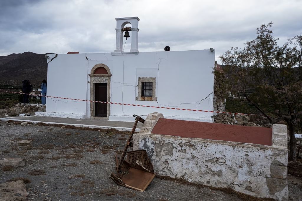Στιγμές πανικού κοντά στο Προκόπι, καθώς ο ισχυρός σεισμός διέκοψε βάφτιση και ανάγκασε τους πιστούς να εγκαταλείψουν την εκκλησία στην Εύβοια.