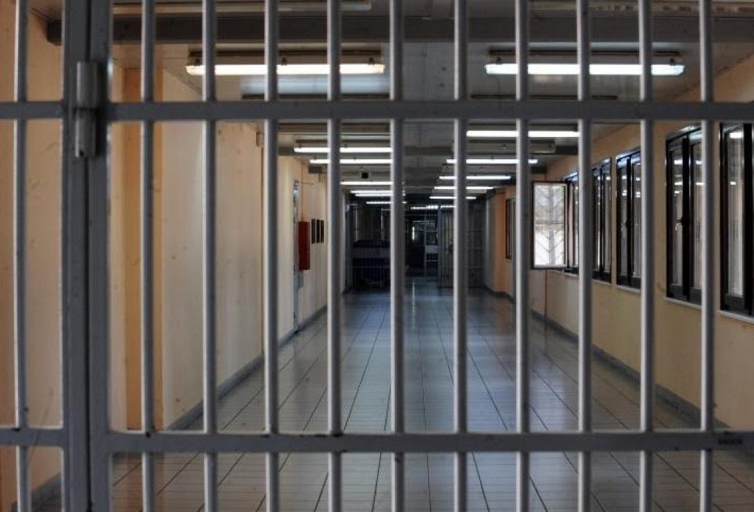 Αιφνίδιος θάνατος στα κρατητήρια του Ηρακλείου. Λίγες ημέρες πριν βρεθεί ενώπιον της δικαιοσύνης, η νεαρή μητέρα άφησε την τελευταία της πνοή, παγώνοντας την κοινή γνώμη στην Κρήτη.