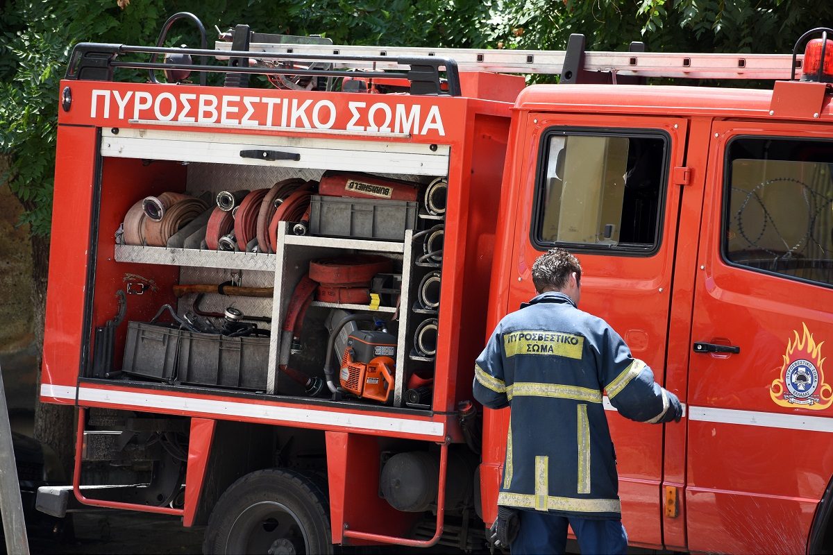 Σοβαρές αντιδράσεις προκαλεί η καταγγελία για την άγρια επίθεση που δέχτηκαν πυροσβέστες σε καταυλισμό