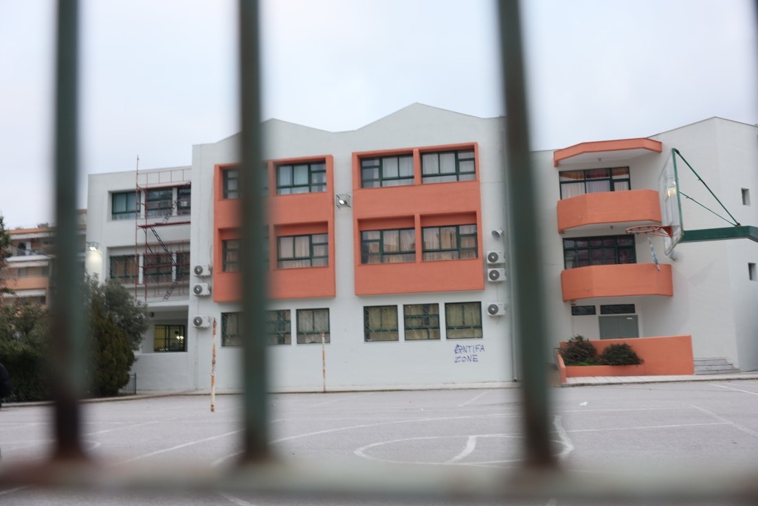 Σοκαρισμένη η κοινή γνώμη από την καταγγελία για τον βίαιο τραυματισμό οκτάχρονου μαθητή που διαγνώστηκε με αυτισμό.