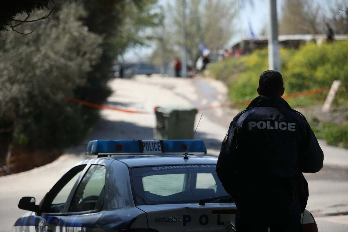 Έξι κυνηγετικά όπλα κατασχέθηκαν από την αστυνομία μετά τη νέα υπόθεση ενδοοικογενειακής βίας που συγκλονίζει τα Χανιά.