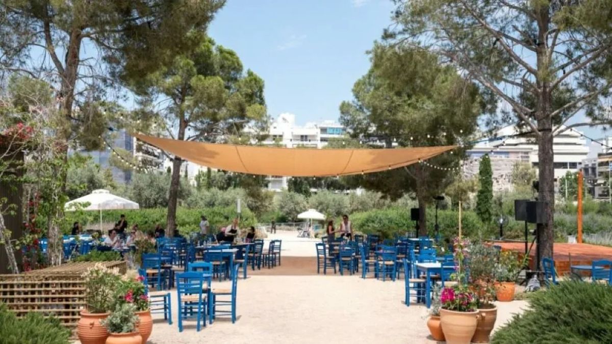 Παραδοσιακός καφενές στην Καλλιθέα απαγορεύει τα… κινητά! Τα αφήνεις στην είσοδο πριν μπεις