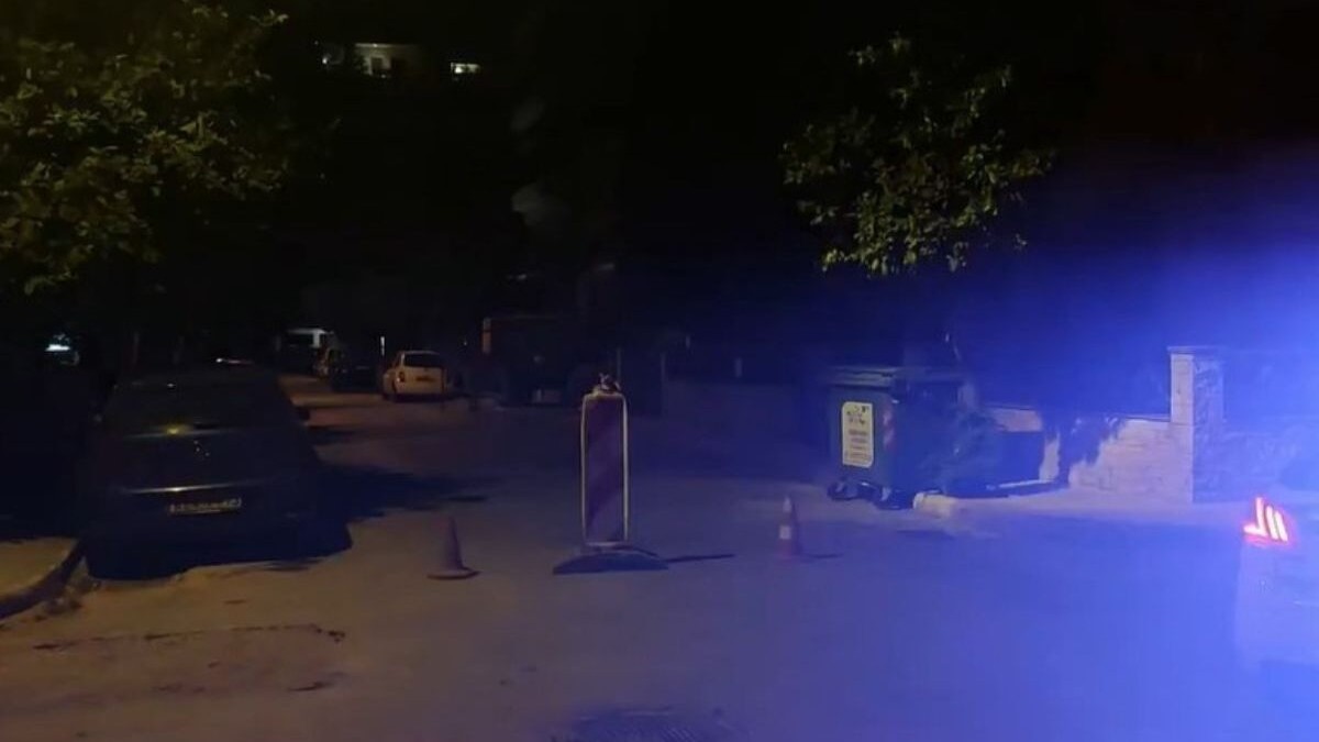 Αιματοκύλισμα στην Καλλιθέα: 17χρονος ξεψύχησε μετά από φονικό χτύπημα σε συμπλοκή με 10 άτομα – Εξετάζονται οπαδικά κίνητρα