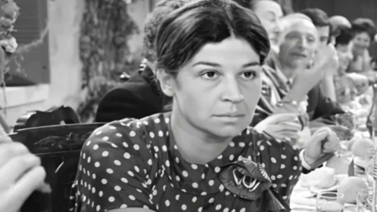 Κατερίνα Γιουλάκη: Η σιωπηλή δύναμη πίσω από τις πιο αγαπημένες κωμωδίες