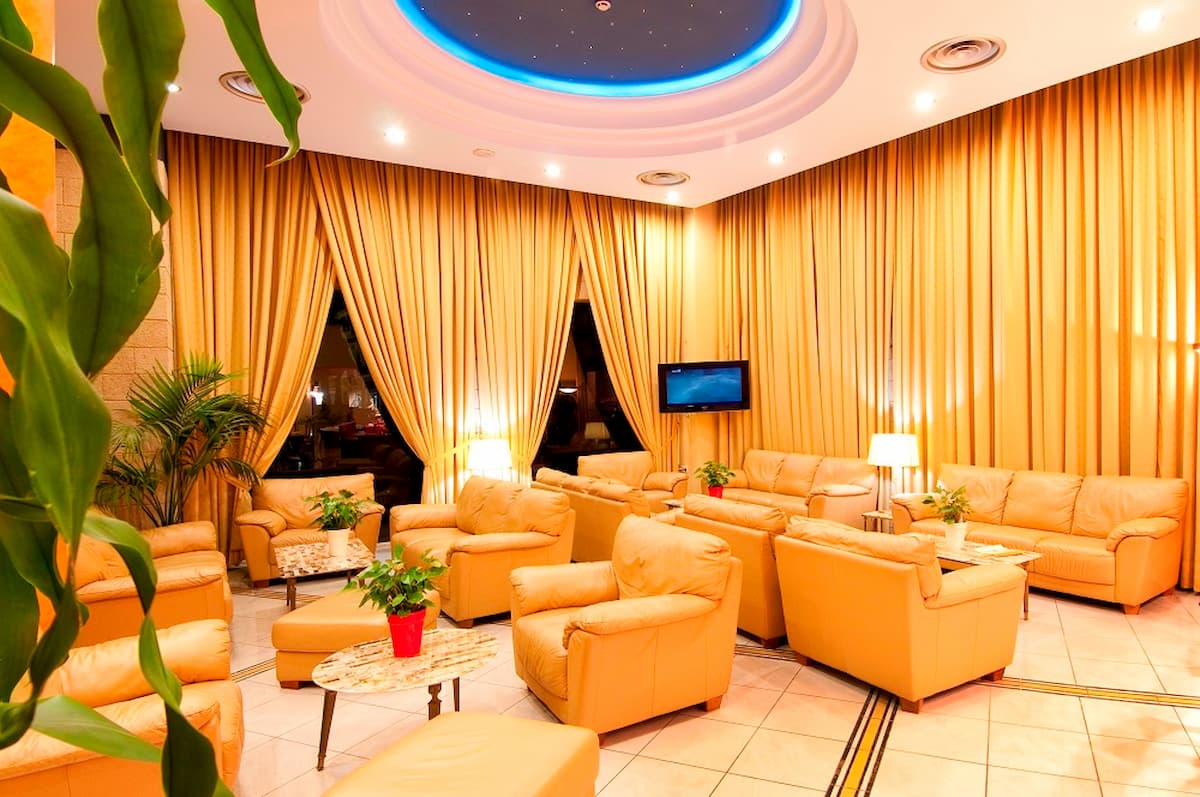 Alexandra Hotel