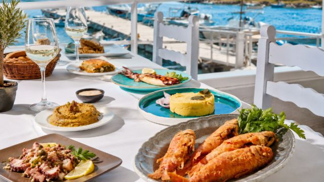 Nontas Fish Restaurant: Ένα ταξίδι στις γεύσεις του Αργοσαρωνικού με φόντο την Πέρδικα!