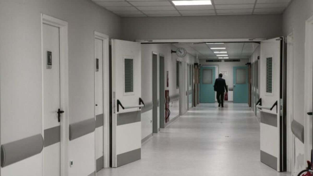 Η σύζυγός του ανάρρωνε στο νοσοκομείο όταν εκείνος άφηνε την τελευταία του πνοή