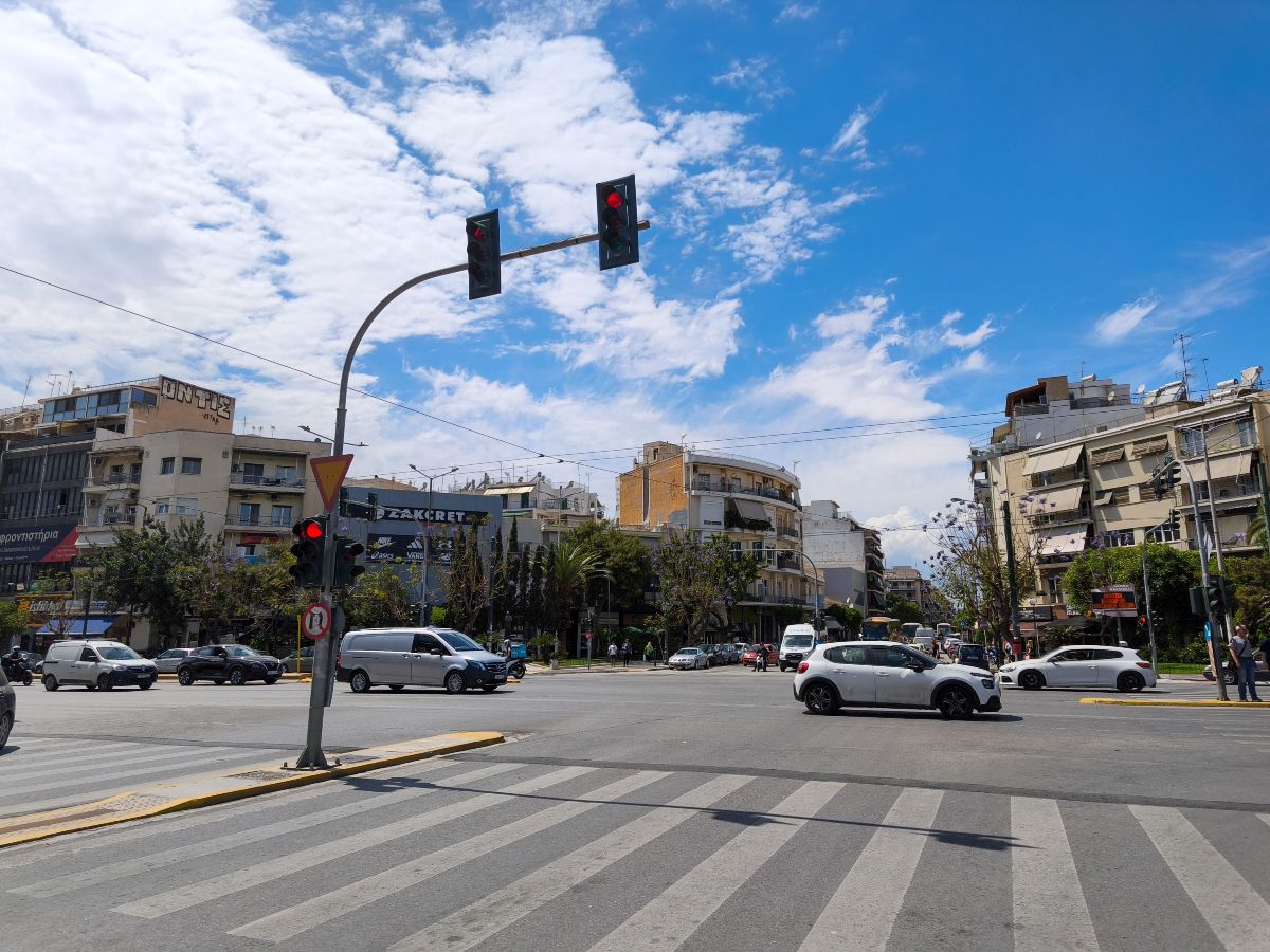 Πώς ξεσκέπασαν το πλοίο που «μύρισε» την Αθήνα