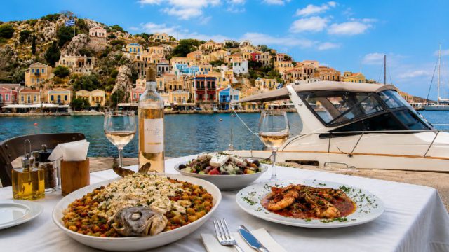 Pantelis Restaurant: Ένας γαστρονομικός «θησαυρός» στο λιμάνι της Σύμης