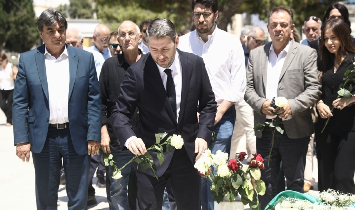 O Nίκος Ανδρουλάκης στο μνημόσυνο