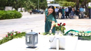 «Αχ ρε Ανδρέα…» – Η συγκινητική στιγμή της Νάντιας Γιαννακοπούλου στο μνημόσυνο του Παπανδρέου