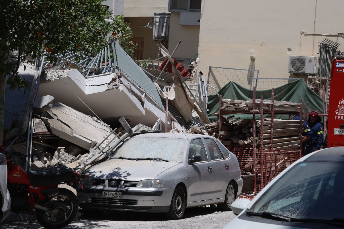 Πετράλωνα: Στιγμές αγωνίας μετά την κατάρρευση τετραώροφης πολυκατοικίας