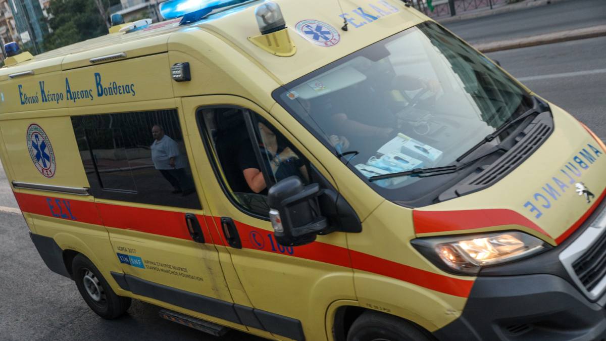 Σοκ στο κέντρο του Ρεθύμνου – 22χρονη έπεσε από ύψος και νοσηλεύεται τραυματισμένη