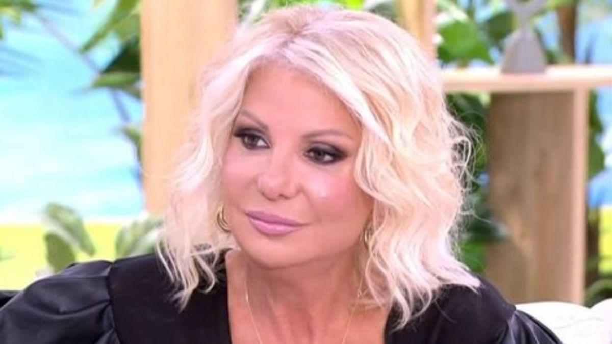 η Μπεζαντάκου φέρεται να υποστηρίζει πως η Σάττι χρησιμοποίησε υλικό της
