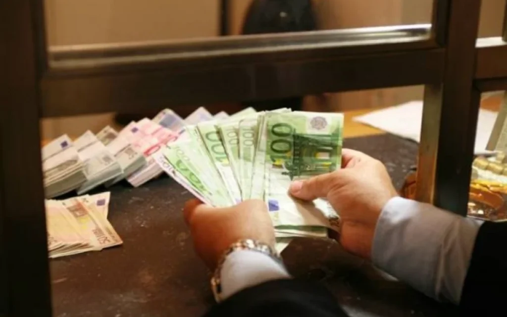 Μεγάλη ανάσα για 1.000.000 νοικοκυριά: Αυξάνεται το ακατάσχετο όριο σε τράπεζες και Δημόσιο – Όλες οι αλλαγές στο πολυνομοσχέδιο