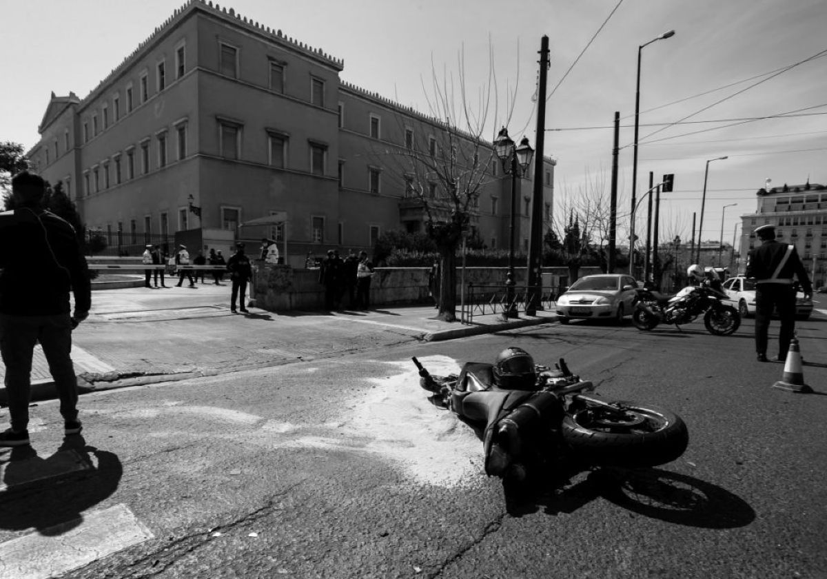 Το χρονικό της παράνομης στροφής που συγκλόνισε την Ελλάδα
