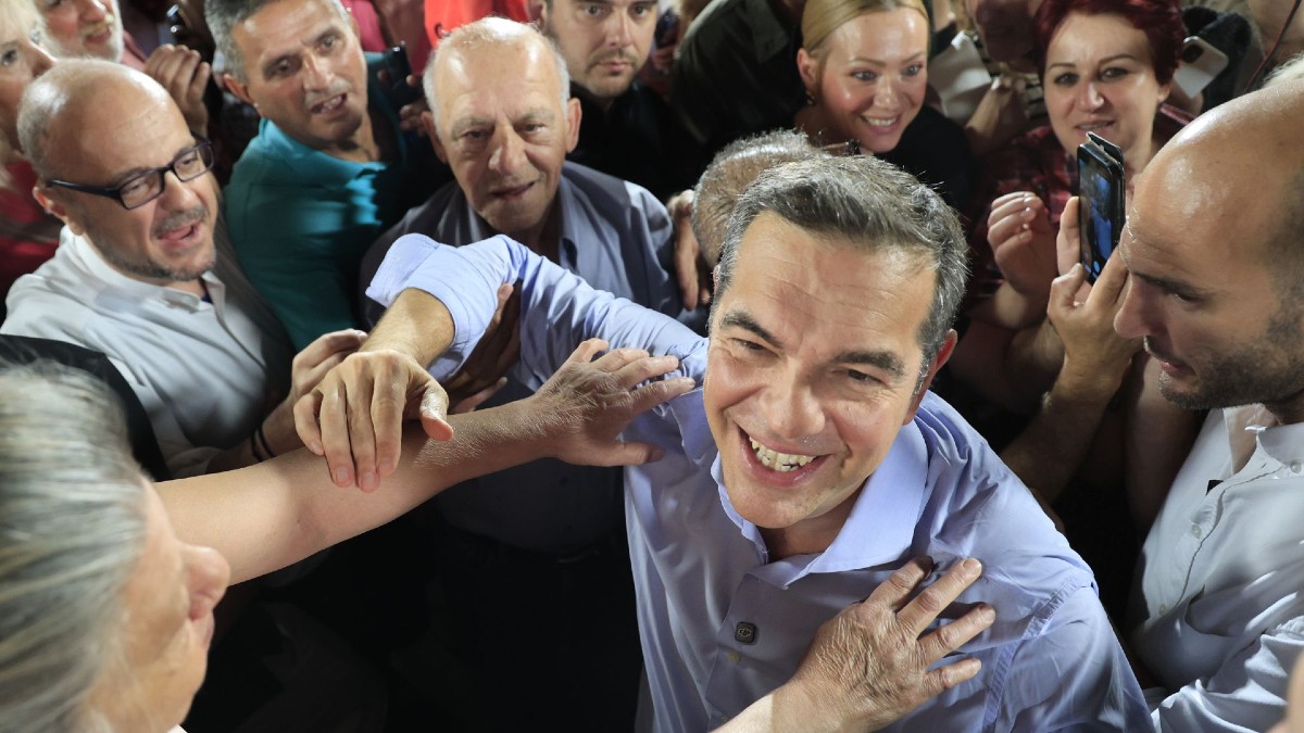 Αλέξης Τσίπρας σε Μητσοτάκη: «Μέσα σε λίγες ώρες γίναμε αξιωματική αντιπολίτευση, σε λίγους μήνες γινόμαστε κυβέρνηση»