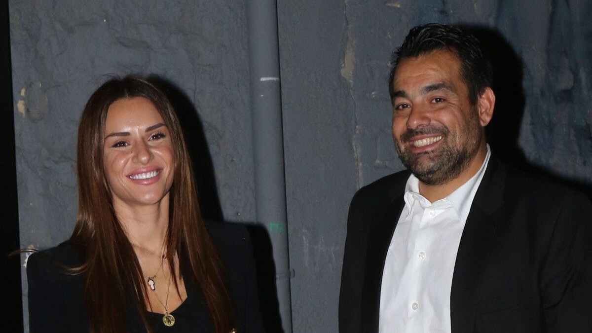 Ελένη Τσολάκη – Παύλος Πετρουλάκης: Όλες οι λεπτομέρειες για τη μυστική βάφτιση της κόρης τους