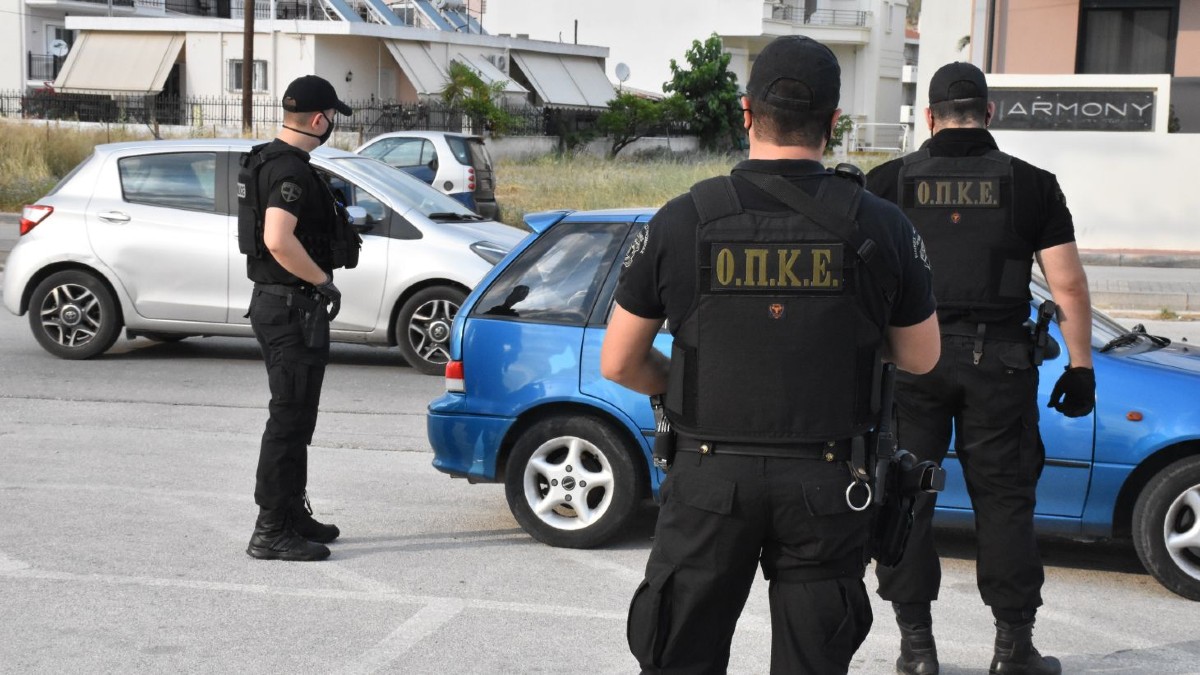 Σύλληψη συμμορίας που έκλεβε αυτοκίνητα στην Αττική – Μεγάλη επιχείρηση από την ΟΠΚΕ