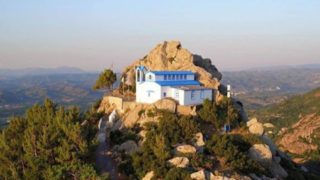 Οξύλιθος: Το “ξεχασμένο” ηφαίστειο της Εύβοιας που προσφέρει την ωραιότερη θέα στο Αιγαίο