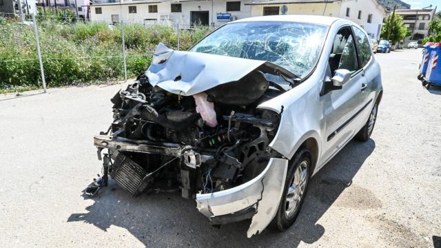 Φρίκη στη Βέροια: Άνδρας καρφώθηκε σε τοίχο και ξεψύχησε – Στο νοσοκομείο σε σοκ η αδερφή του!
