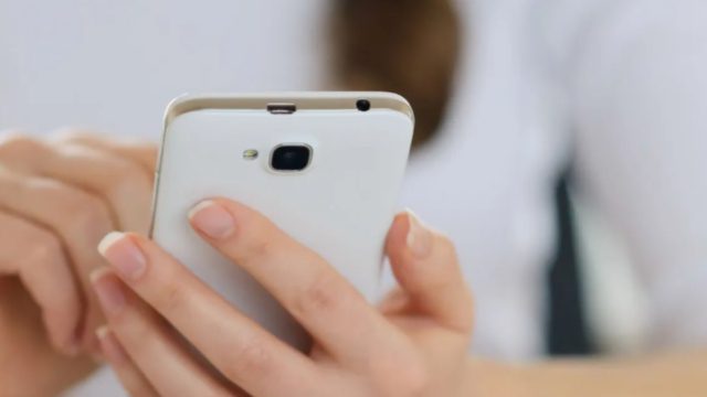 Νέα απάτη στα τηλέφωνα: Σας κάλεσε κάποιος Αβραμόπουλος; Προσοχή