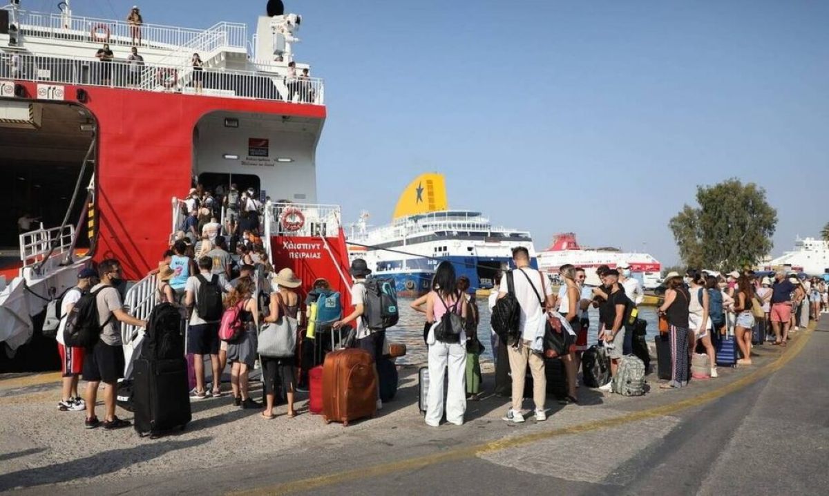 Ακτοπλοϊκά εισιτήρια: «φρένο» στις τιμές για τη φετινή σεζόν – Τι αλλάζει στα δρομολόγια