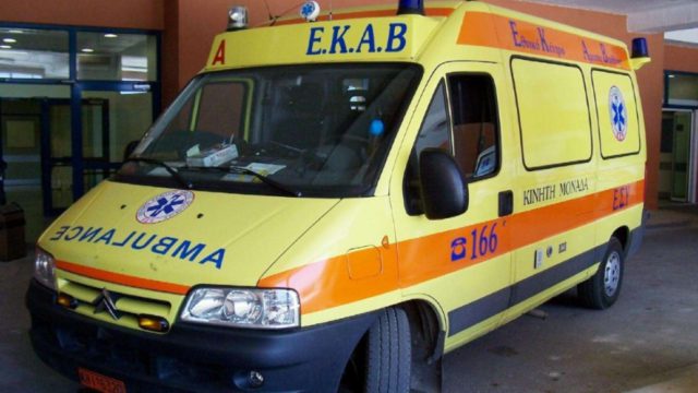 Στο «κόκκινο» το ΕΚΑΒ: Οι βλάβες πολλαπλασιάζονται, εργαζόμενοι πλήρωσαν από την τσέπη τους για επισκευές – «Είχαμε ενημερώσει…»