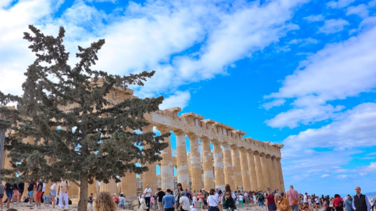 Καιρός 19/6: Αίθριος με ηλιοφάνεια – Που θα σημειωθούν τοπικές νεφώσεις σύμφωνα με τους Σούζη, Αρνιακό