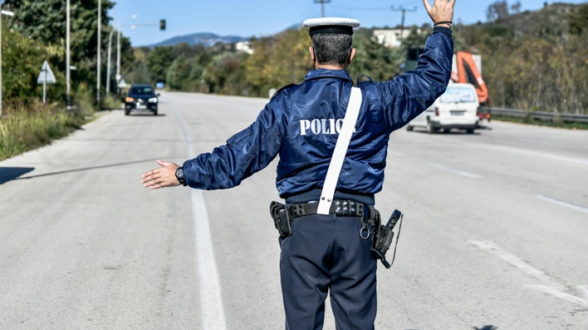 Έπεσαν… «βροχή» τα πρόστιμα για κράνος – Δείτε τον πολύ υψηλό αριθμό παραβάσεων μόλις σε μία εβδομάδα