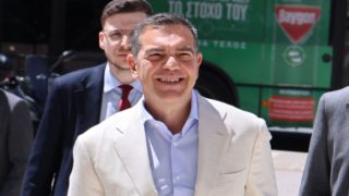 Τσίπρας: Αυτοί είναι οι 300+1 που στηρίζουν τη νέα Ιδρυτική Διακήρυξη της ΕΛ.Α.Σ.