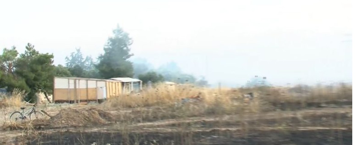 Οι Ρομά έκαναν πλιάτσικο την ώρα που οι πυροσβέστες έδιναν μάχη με την φωτιά (VIDEO)