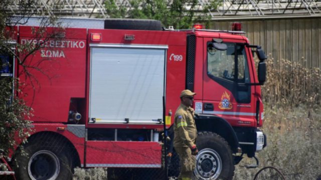 Συναγερμός στον Μαραθώνα: Δύο φωτιές ξέσπασαν μέσα σε λίγα λεπτά