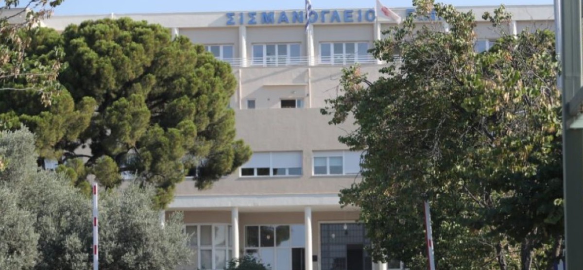 μετά την εκδήλωση της πυρκαγιάς ο 76χρονος αποχώρησε από το Σισμανόγλειο και κατευθύνθηκε προς την κατοικία του