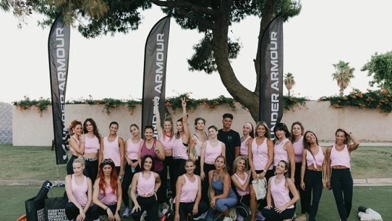 UNDER ARMOUR Yoga Sunset Session: Μια εμπειρία ευεξίας δίπλα στη θάλασσα, με φόντο το ηλιοβασίλεμα της Αθηναϊκής Ριβιέρας