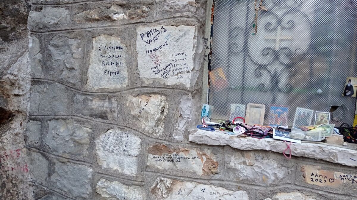 Τα Πατήματα της Παναγίας στον Προυσό, ένα προσκύνημα βαθιάς ευλάβειας