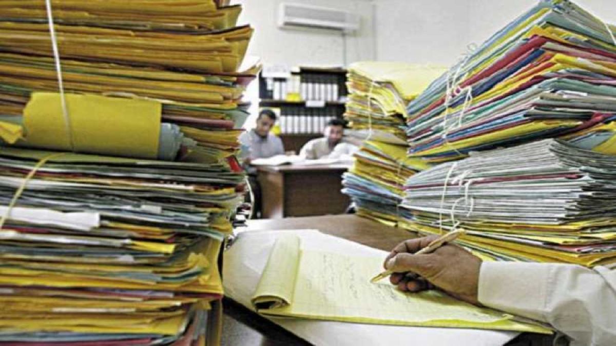 Από τα 30 λεπτά στα 70 ευρώ: Η απίστευτη «περιπέτεια» ενός στυλό στο Δημόσιο
